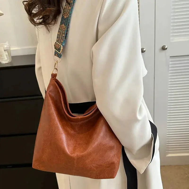 Esther – Vintage Shoulder Bag