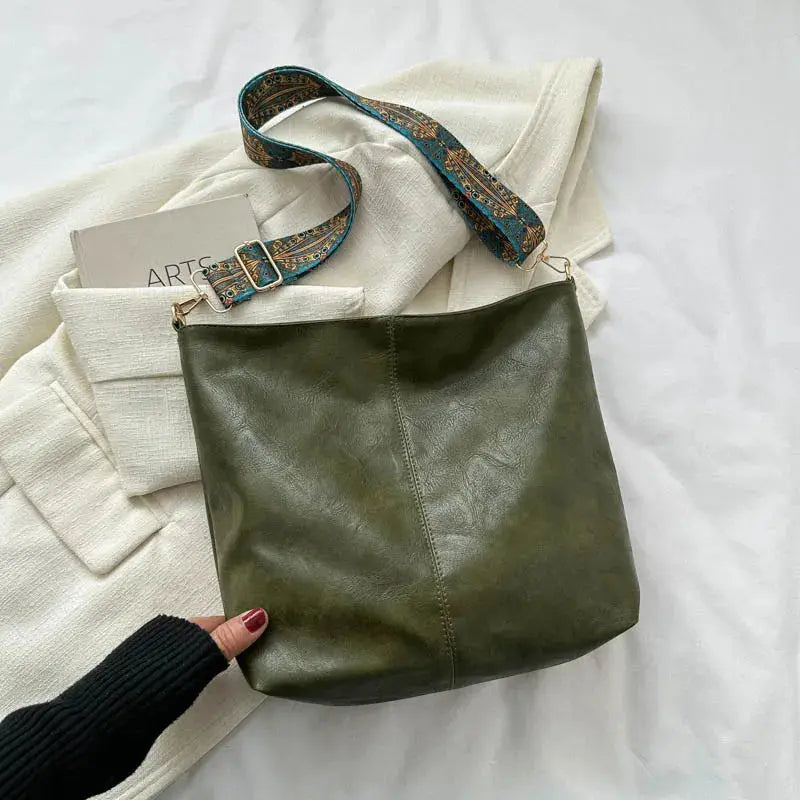 Esther – Vintage Shoulder Bag