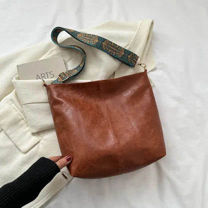 Esther – Vintage Shoulder Bag