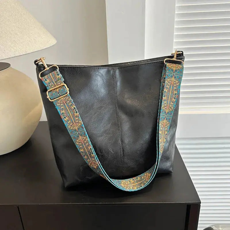 Esther – Vintage Shoulder Bag