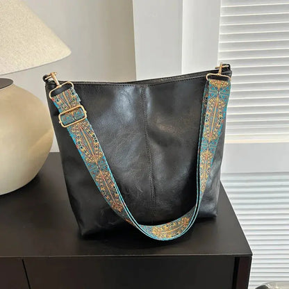 Esther – Vintage Shoulder Bag