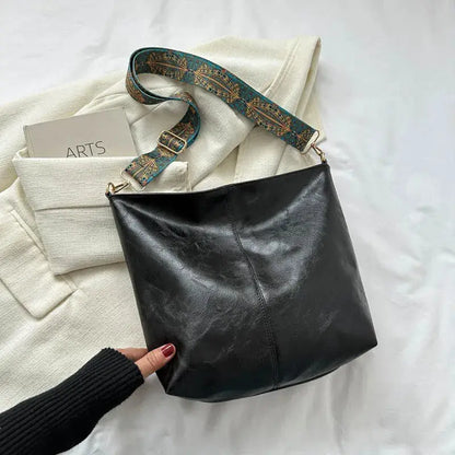 Esther – Vintage Shoulder Bag