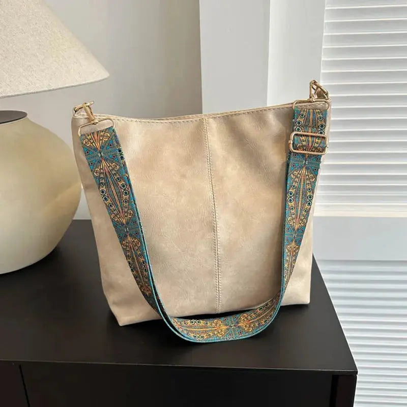 Esther – Vintage Shoulder Bag