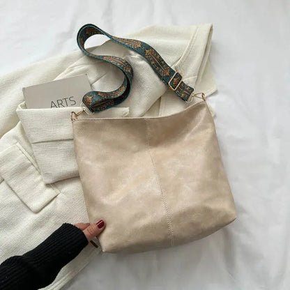 Esther – Vintage Shoulder Bag